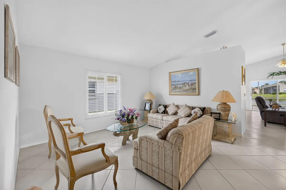 Living Area at 827 NW Greenwich Court, Port St. Lucie