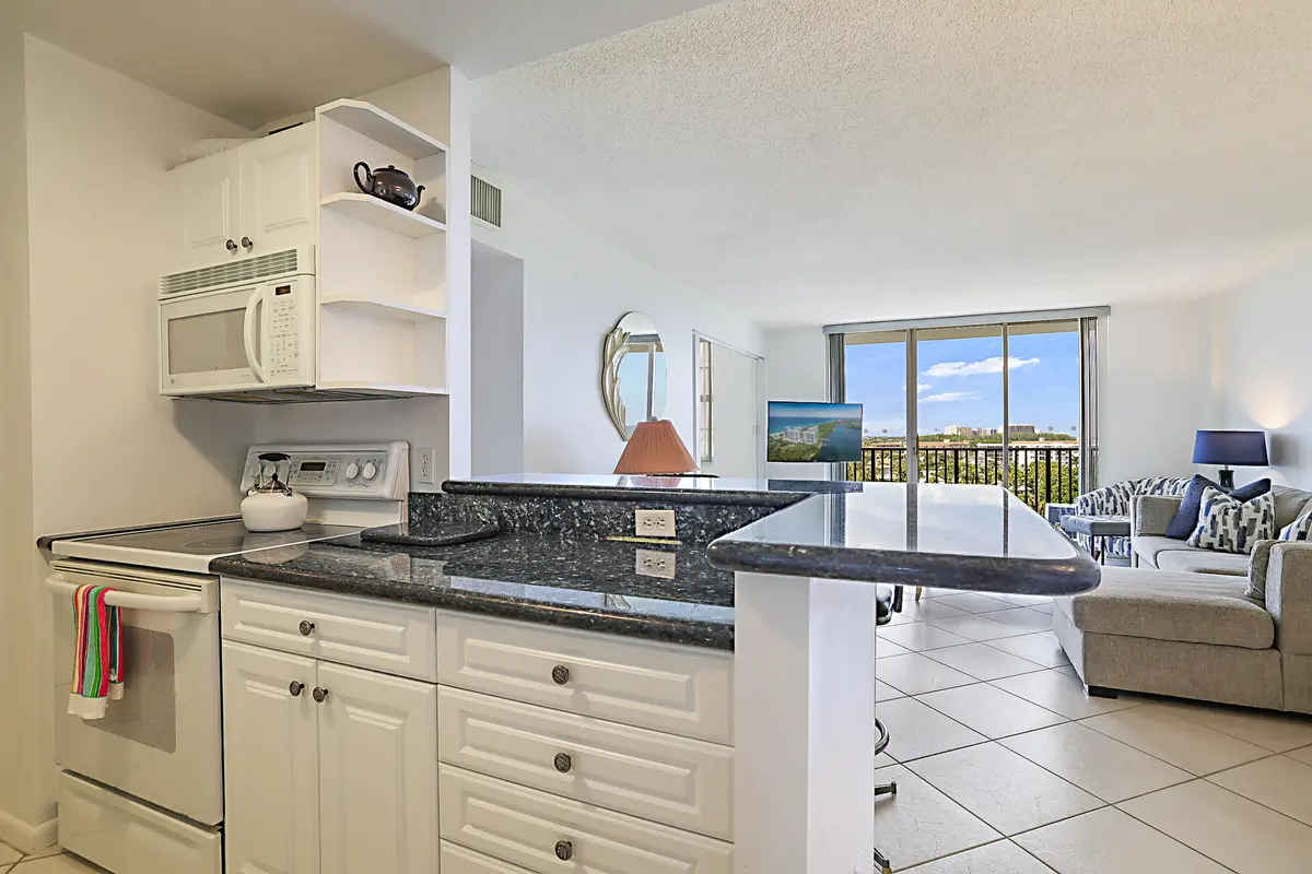 2121 N Ocean Blvd 1004 E-11 at 2121 N OCEAN Boulevard 1004E, Boca Raton