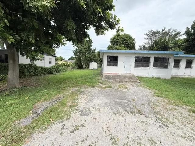 IMG_9122 at 1421 NW Avenue D, Belle Glade