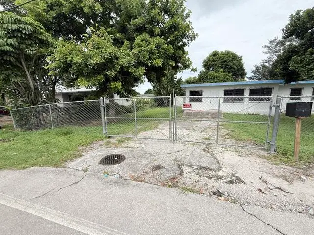 IMG_9126 at 1421 NW Avenue D, Belle Glade