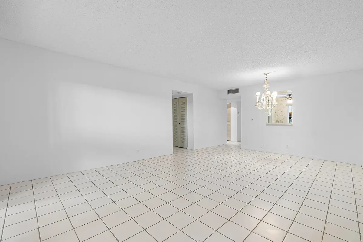Living/Dining at 7286 Huntington Lane 108, Delray Beach