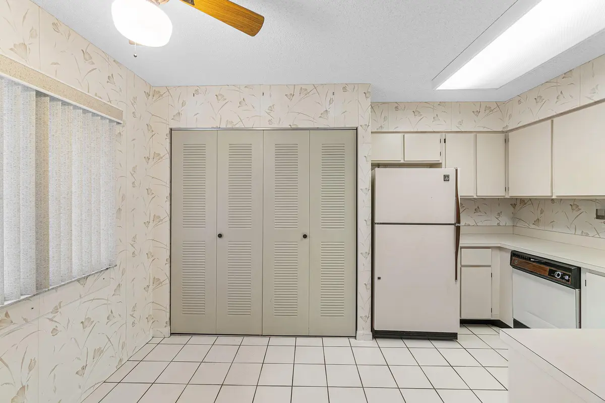 Kitchen at 7286 Huntington Lane 108, Delray Beach