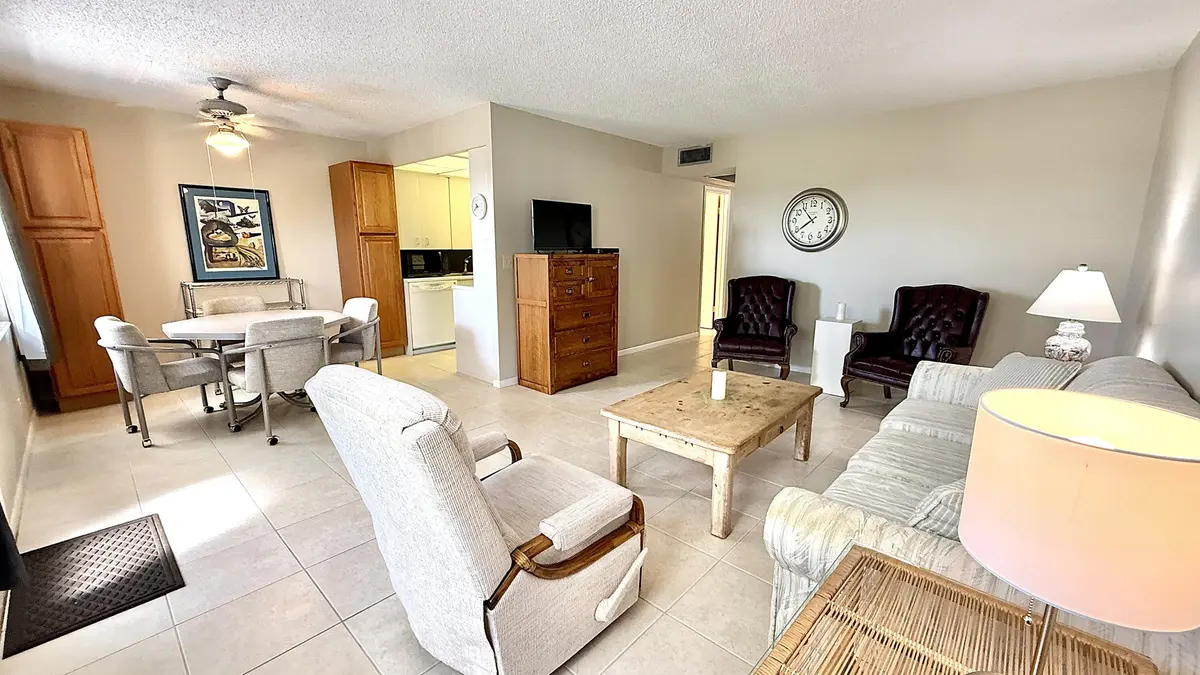 LR+DR+Kit at 4075 NEWPORT Q Drive, Deerfield Beach