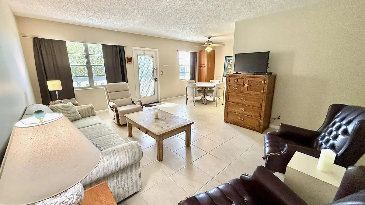 LR+DR+Kit at 4075 NEWPORT Q Drive, Deerfield Beach