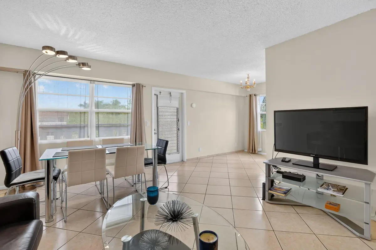 6-web-or-mls-DSC_3018 at 281 FANSHAW G, Boca Raton