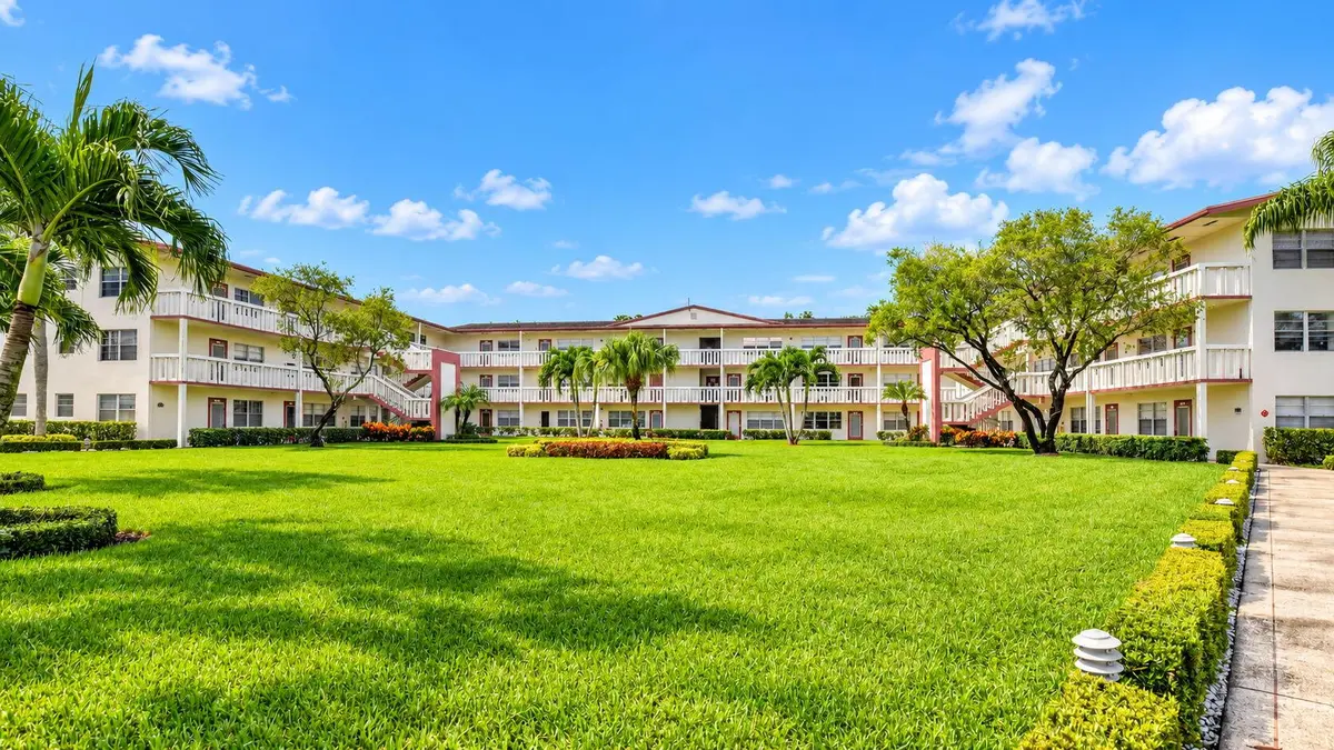 1-web-or-mls-281 (14) at 281 FANSHAW G, Boca Raton