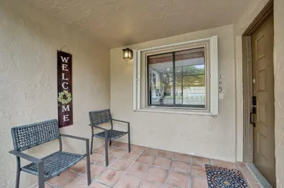 310 Lakeview Drive 105, Weston – Condominium for sale