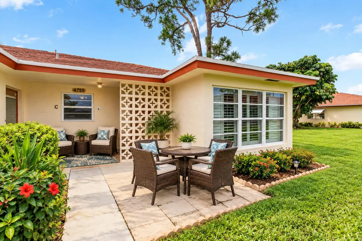 AI Patio furniture at 4755 NW 3RD Court D, Delray Beach