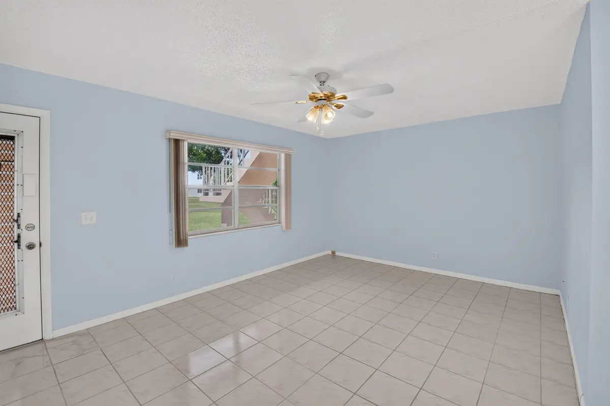 Living at 386 Capri I, Delray Beach