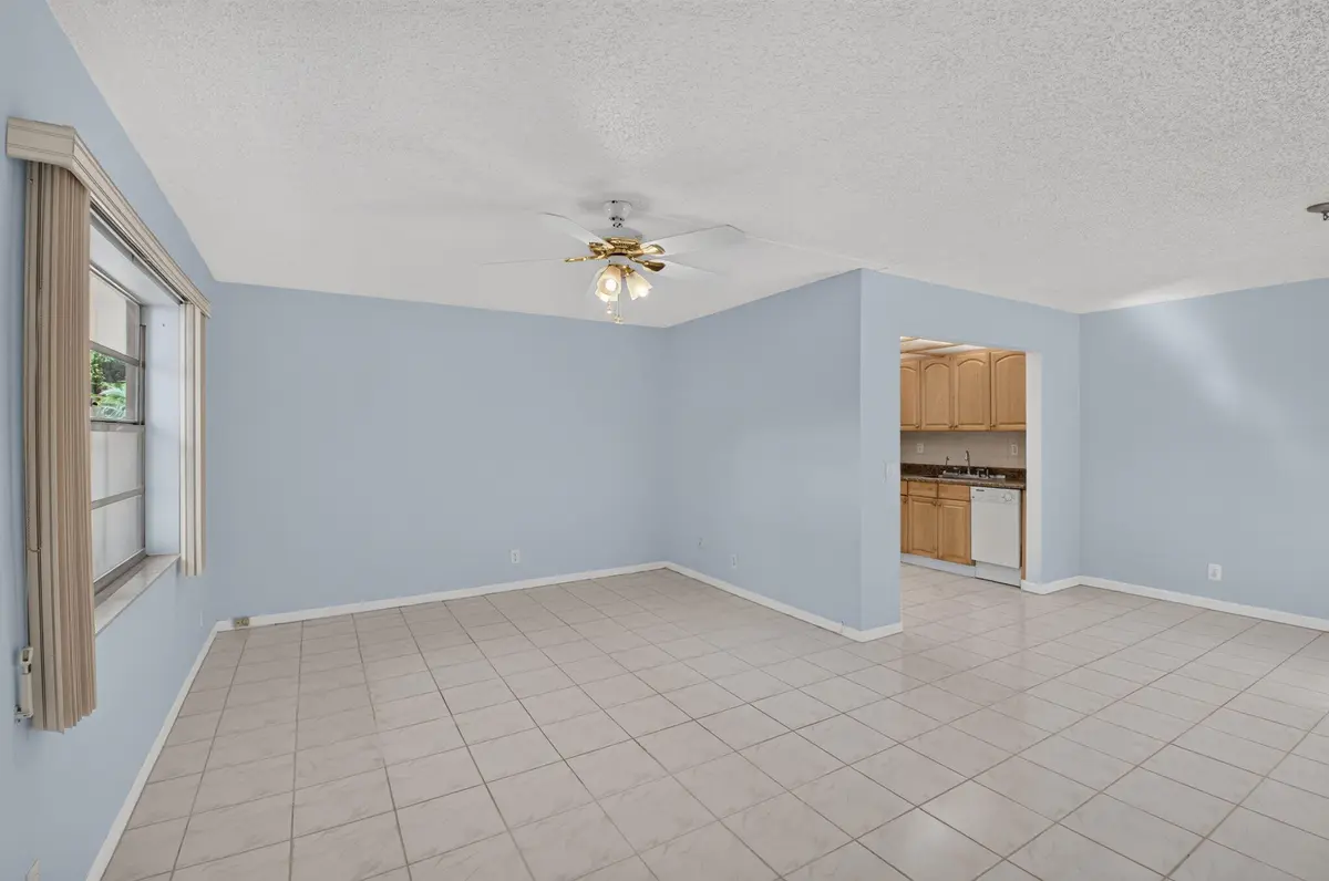 Open and spacious at 386 Capri I, Delray Beach