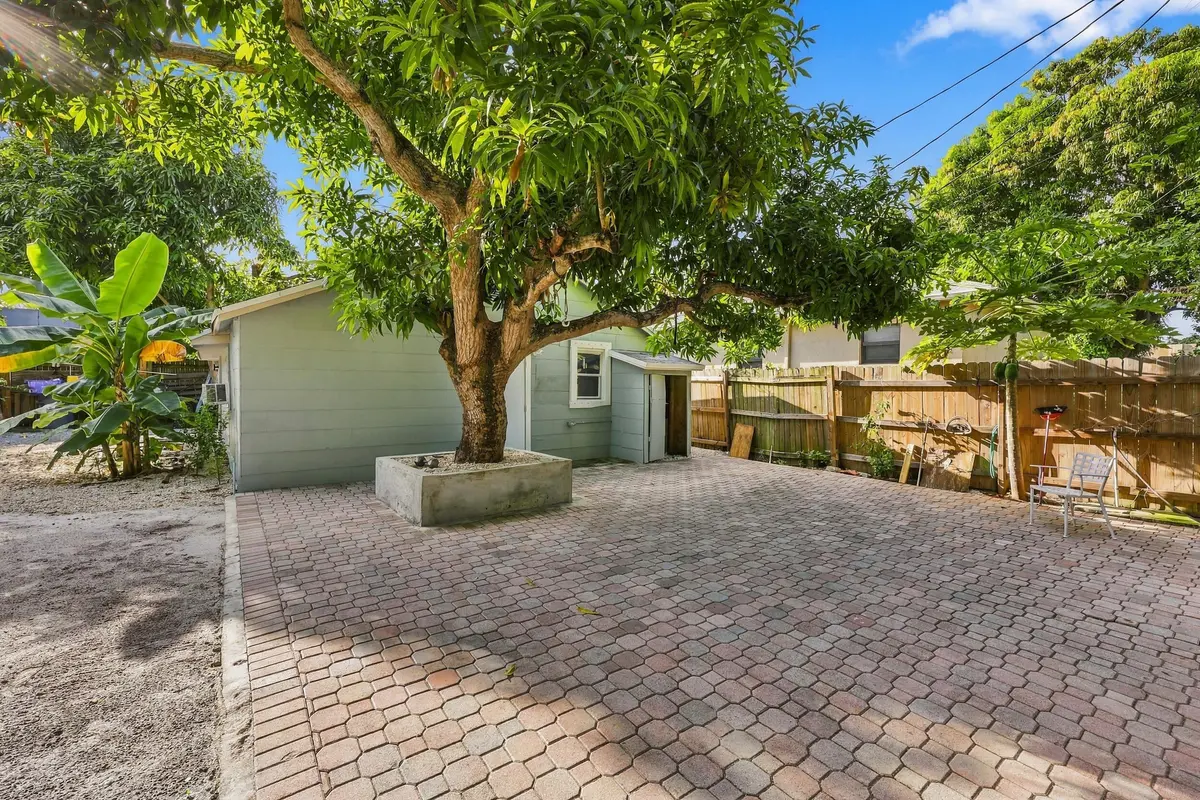 1_453a0498 at 618 S PINE Street B, Lake Worth Beach