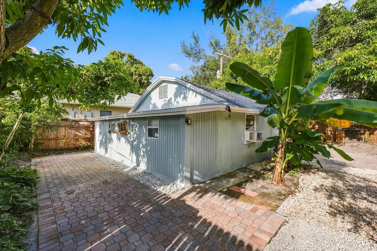 18_453a0518 at 618 S PINE Street B, Lake Worth Beach