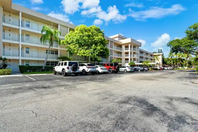 3151 S PALM AIRE Drive 108, Pompano Beach – Condominium for sale