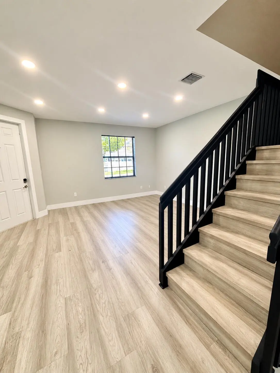 Spacious Living area at 9326 W 33RD Lane, Hialeah