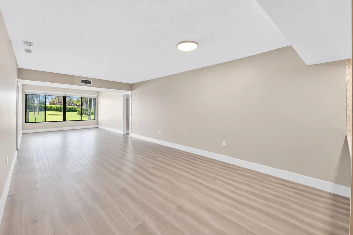 51-web-or-mls-d5446866-4e0d-4f1f-93e2-b2 at 3507 VILLAGE Boulevard 105, West Palm Beach