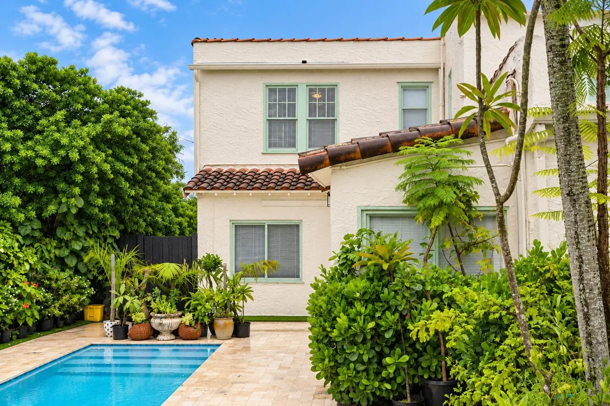 235greenwoodoutside2 at 234 E GREENWOOD Drive, West Palm Beach