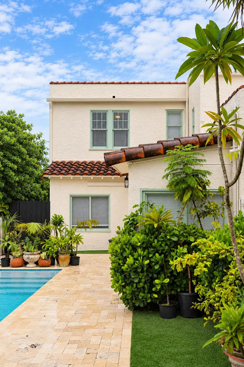 235greenwoodoutdoor at 234 E GREENWOOD Drive, West Palm Beach