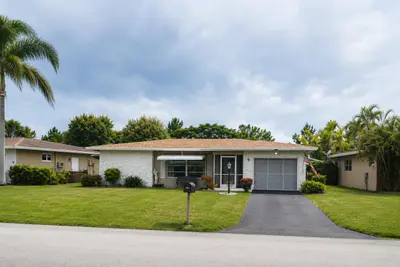 4821 NW 13th Avenue, Deerfield Beach – Single Family Residence for sale