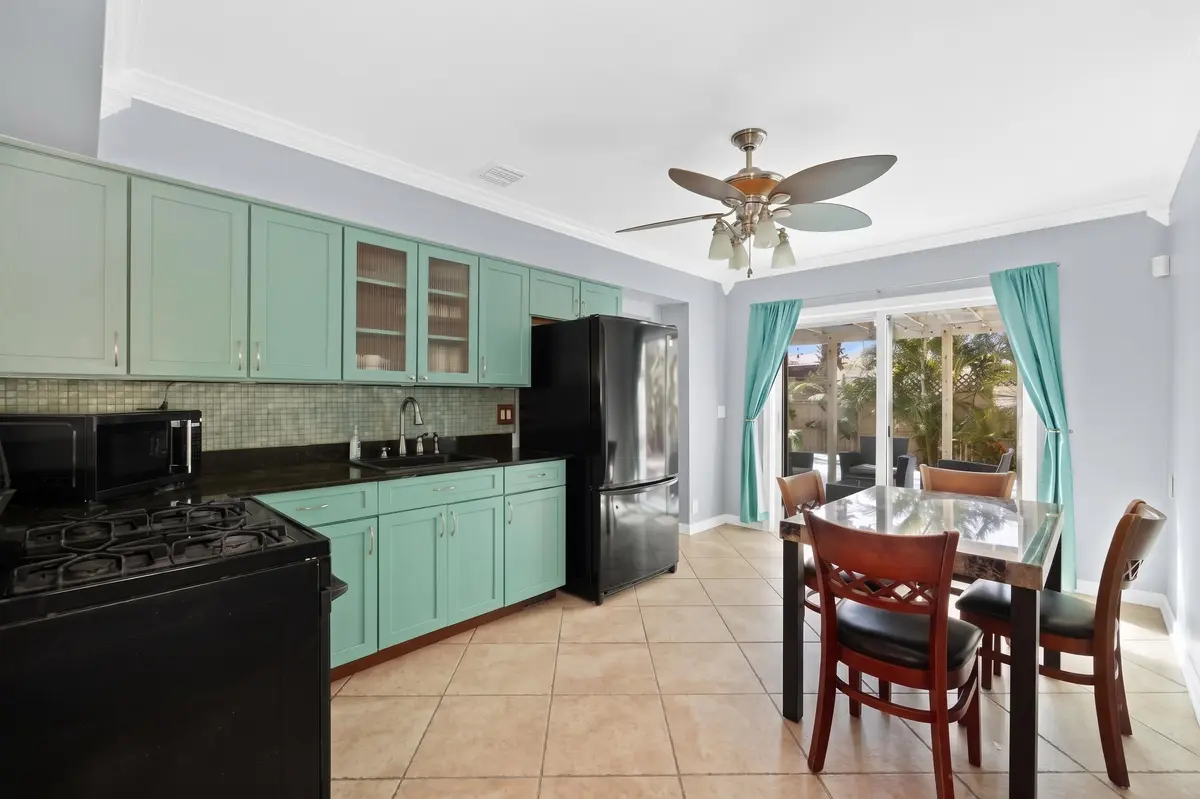 Kitchen Photo 2 at 101 E 25th Street, West Palm Beach