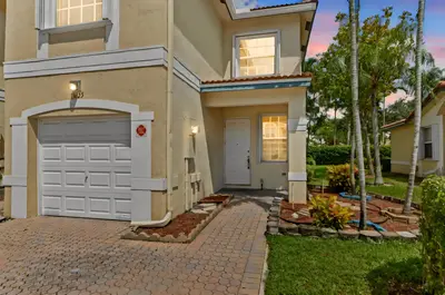 11625 NW 47th Drive, Coral Springs – Townhouse for sale