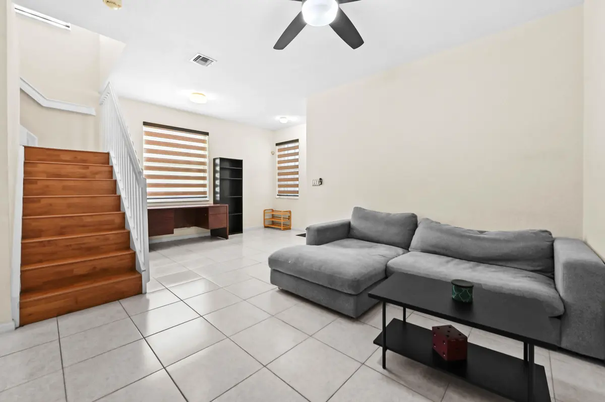 18 Living room 03 at 11625 NW 47th Drive, Coral Springs
