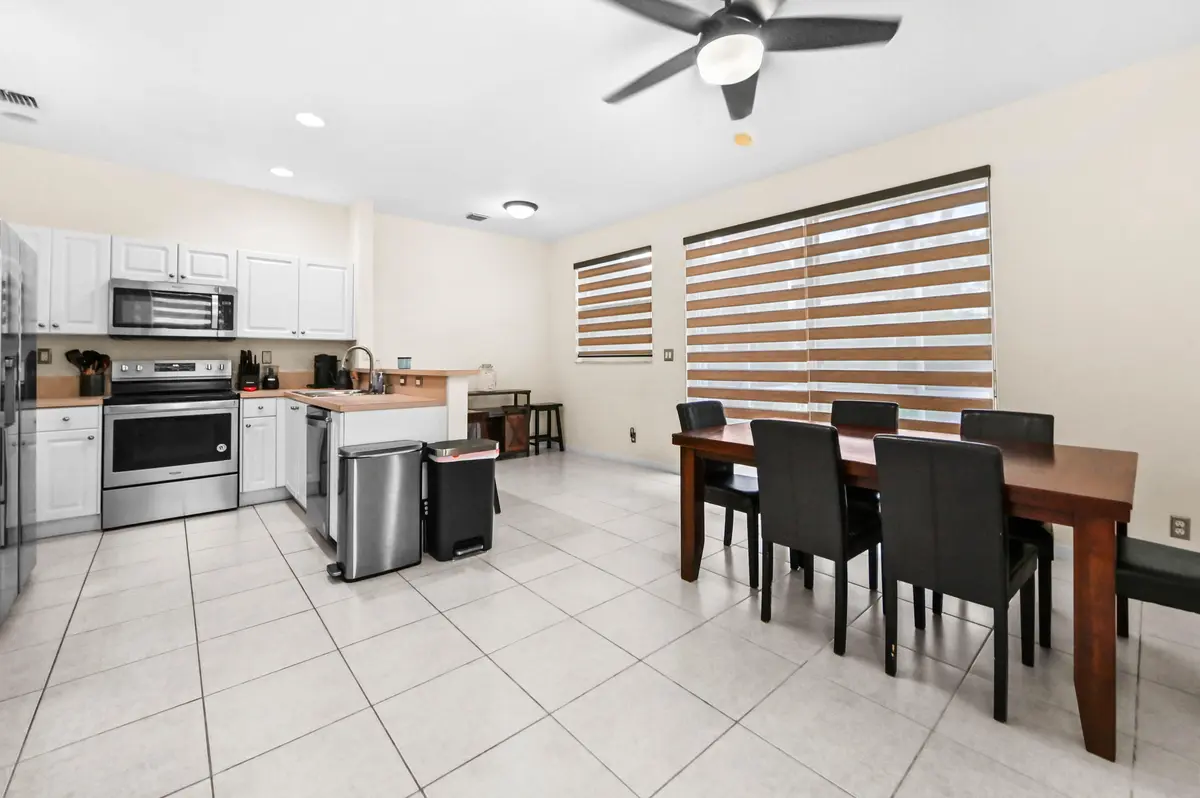 21 Kitchen 03 at 11625 NW 47th Drive, Coral Springs