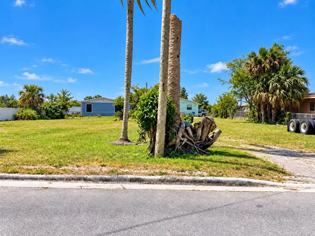 Pic 3 at Tbd AVENUE J, Fort Pierce