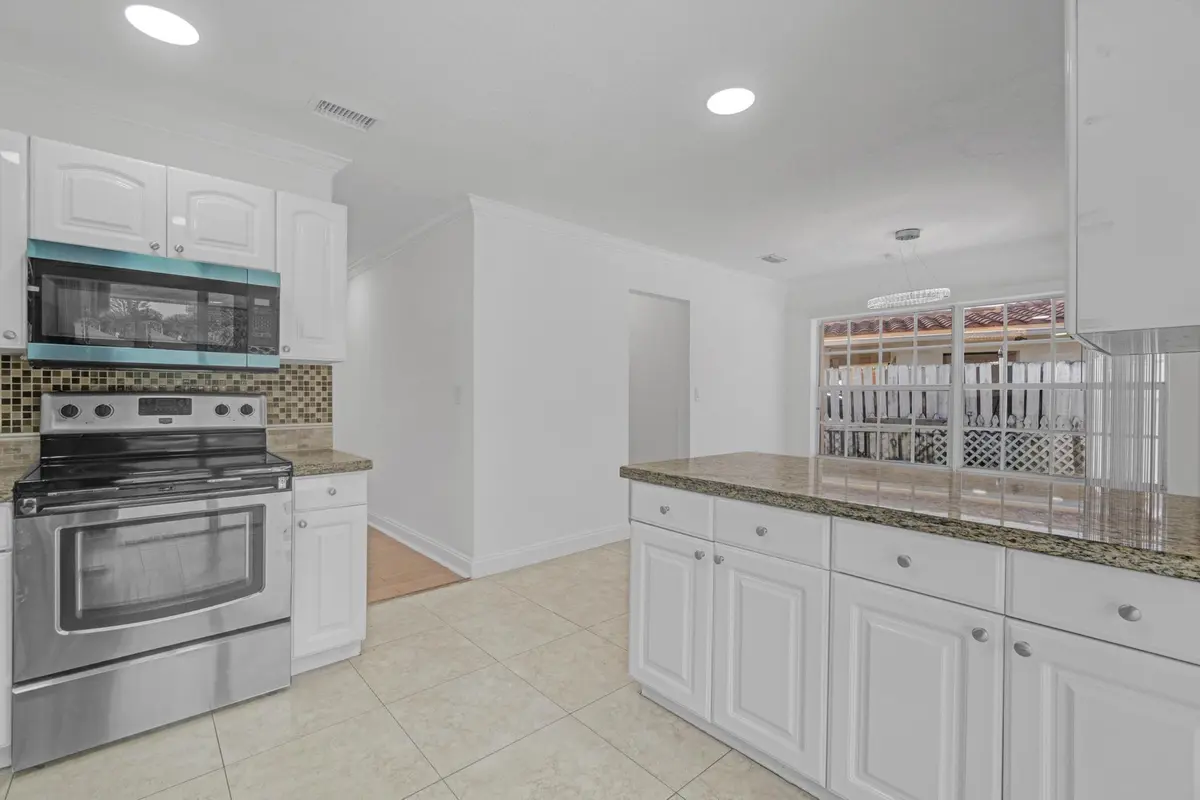 1820 NW 33RD Street, Oakland Park, FL – photo 6