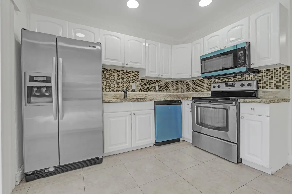 1820 NW 33RD Street, Oakland Park, FL – photo 7