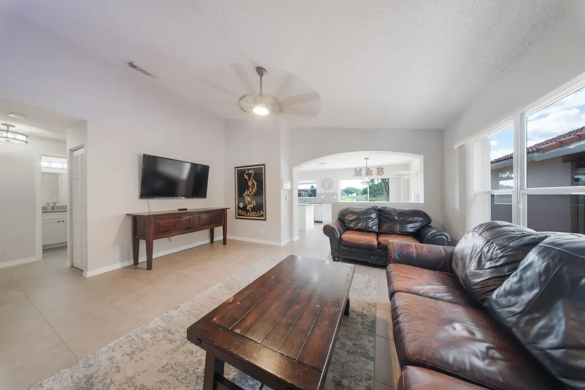 6481 Willoughby Circle, Lake Worth, FL – photo 8
