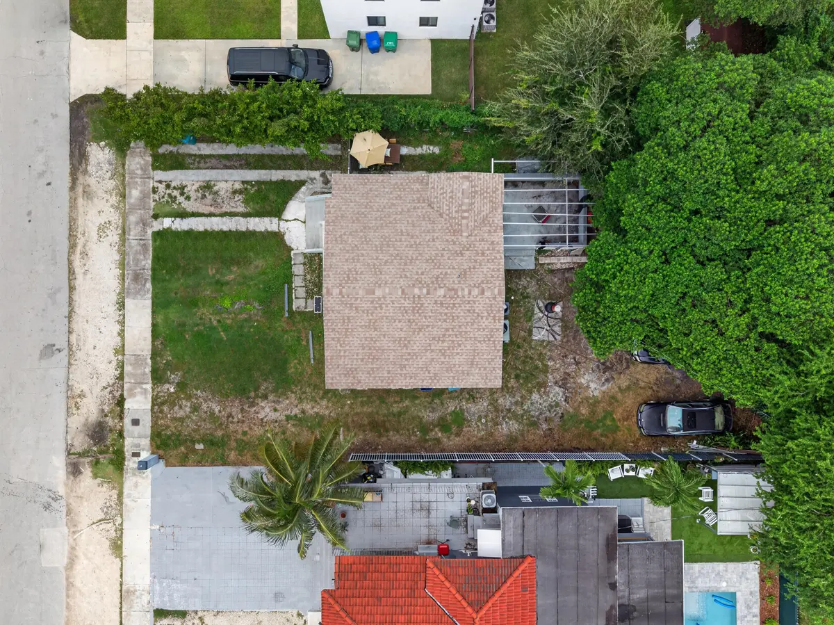 dipietro-3 at 3711 SW 27th Terrace, Miami