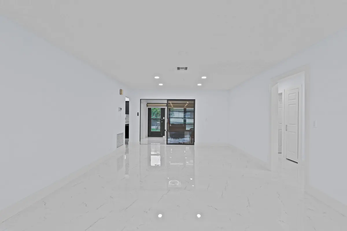 12-web-or-mls-A7409337 at 9880 Chestnut Tree Terrace B, Boynton Beach