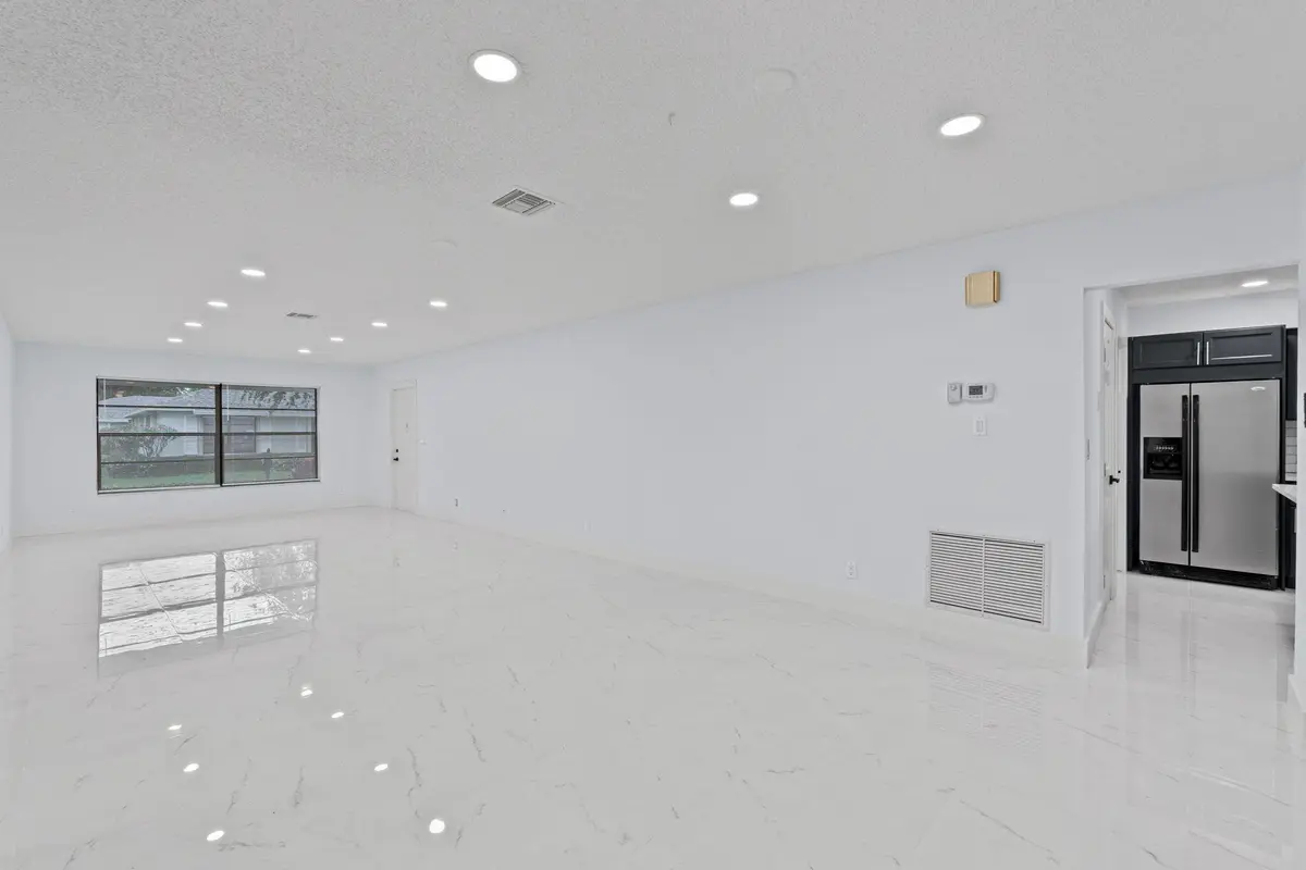 11-web-or-mls-A7409349 at 9880 Chestnut Tree Terrace B, Boynton Beach