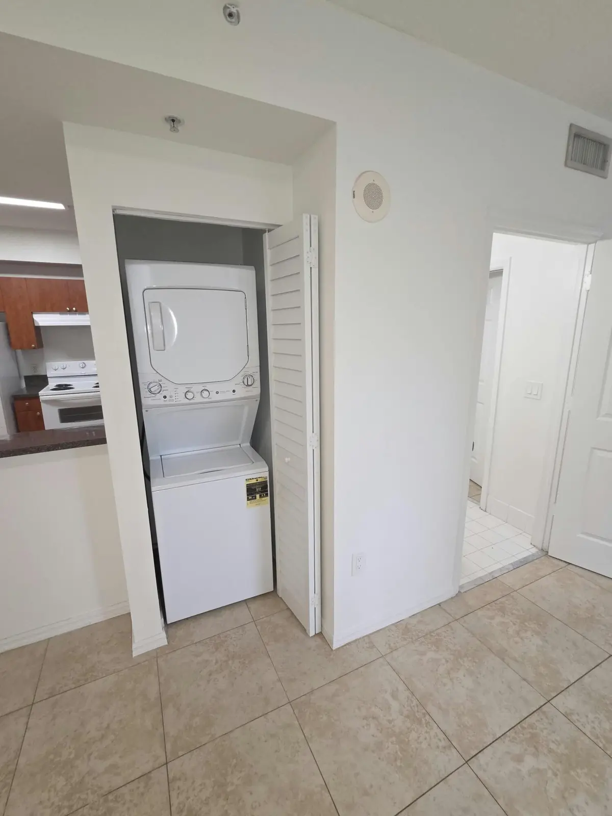 WhatsApp Image 2026-09-30 at 23.58.54 at 115 SW 11TH Street 508, Miami