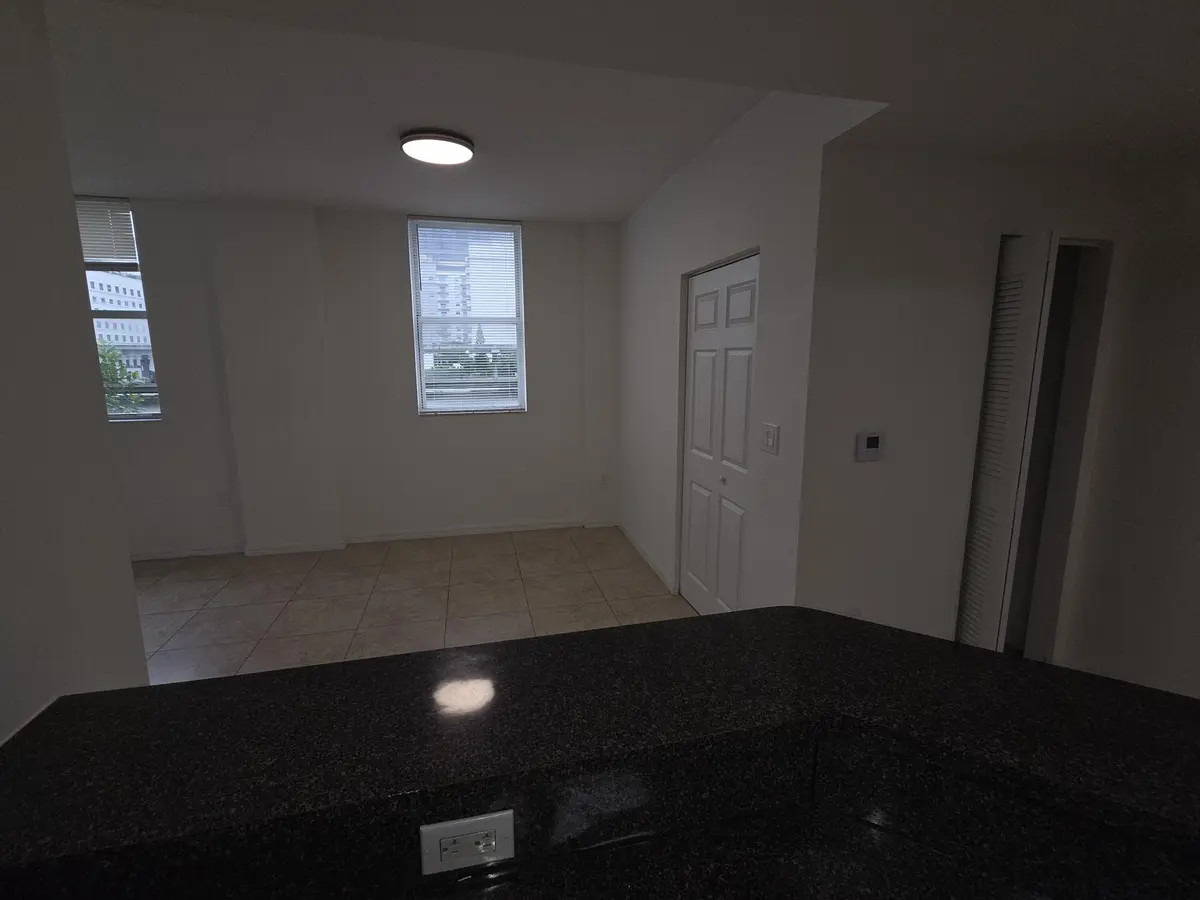 WhatsApp Image 2026-09-30 at 23.59.00 (2 at 115 SW 11TH Street 508, Miami