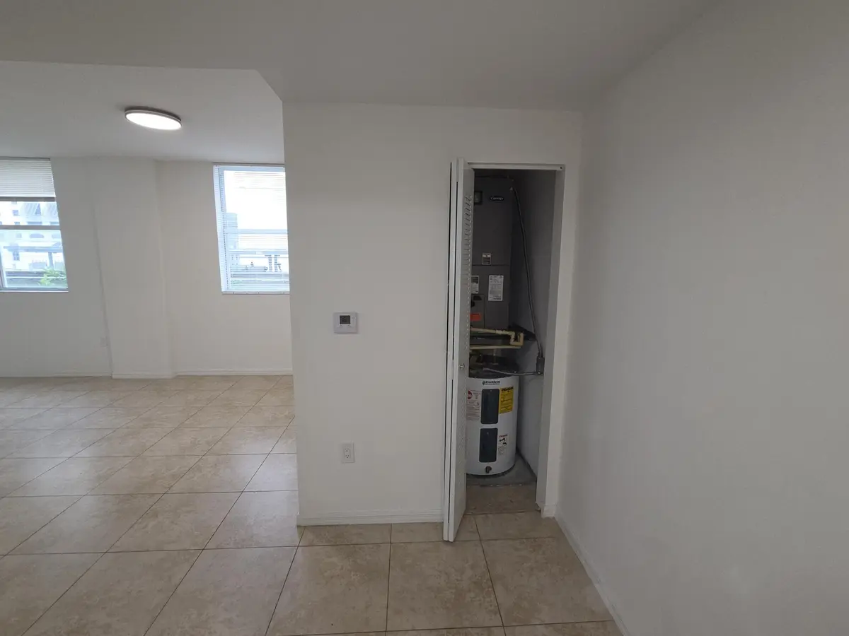 WhatsApp Image 2026-09-30 at 23.59.00 (3 at 115 SW 11TH Street 508, Miami