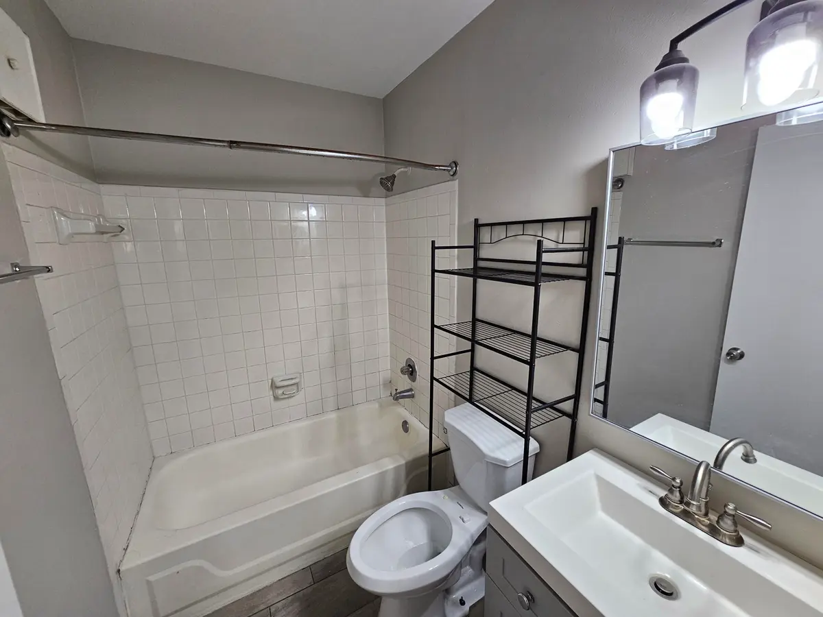 BATHROOM at 1822 ABBEY Road 105, West Palm Beach