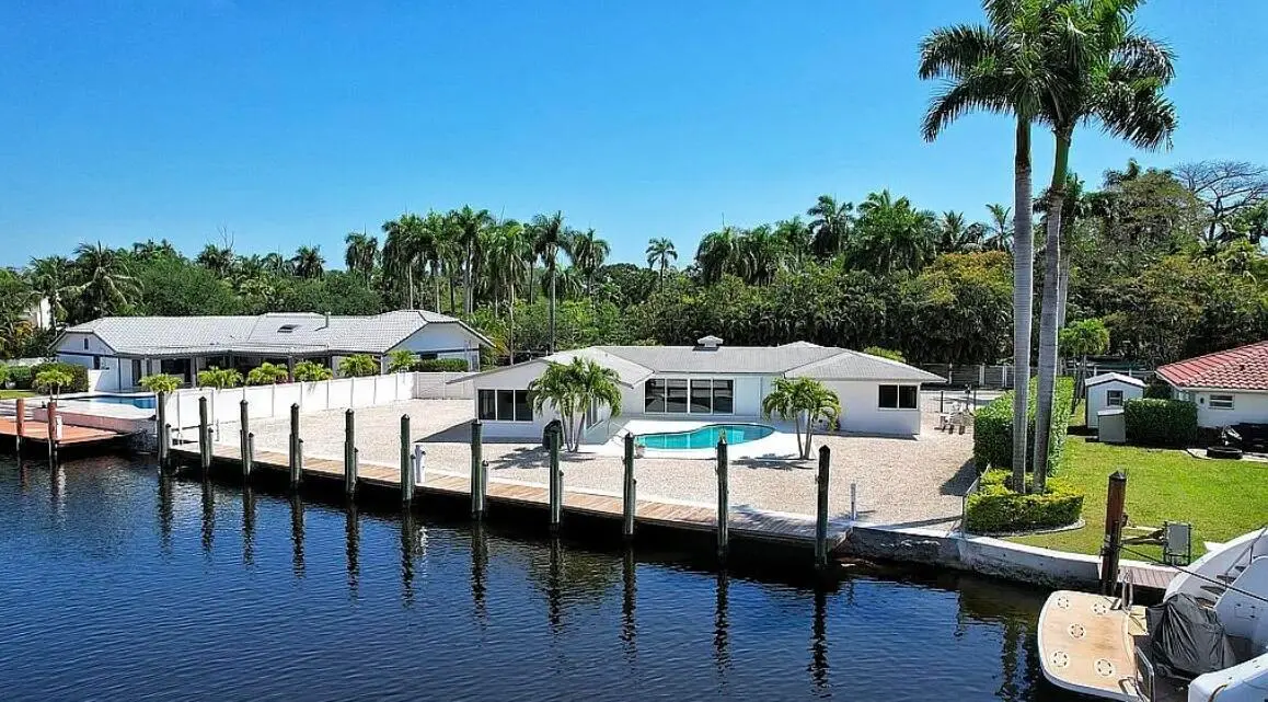 house at 2341 SW 26th Avenue, Fort Lauderdale