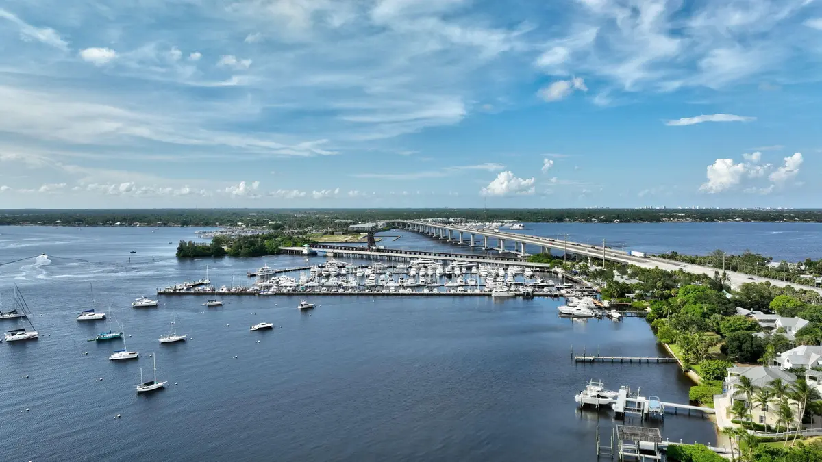 20-web-or-mls-DJI_0538_39_40_41_42 at 624 SW SAINT LUCIE Crescent 308, Stuart