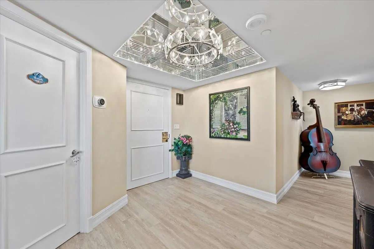 02-LUX_1859 at 100 LAKESHORE Drive 2156, North Palm Beach