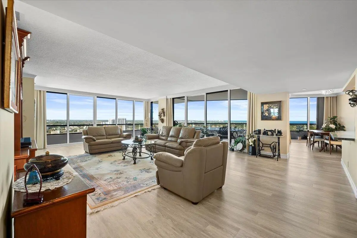 03-LUX_1694 at 100 LAKESHORE Drive 2156, North Palm Beach