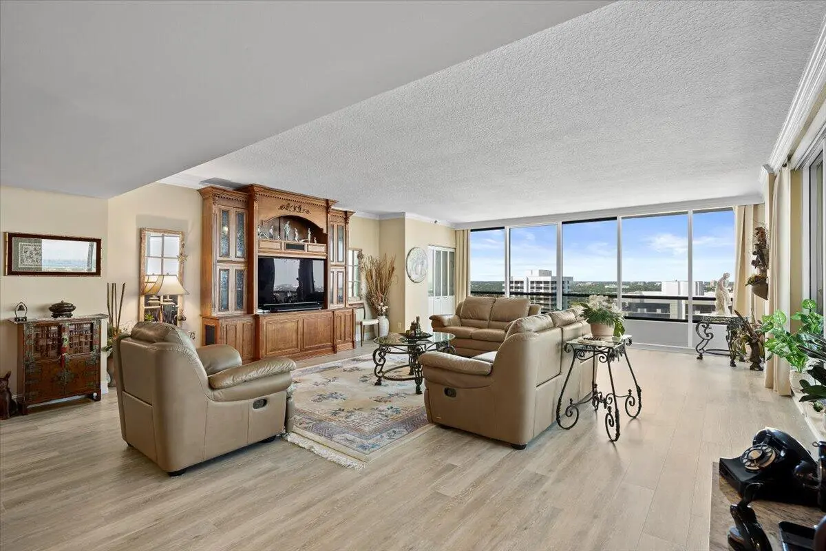 04-LUX_1699 at 100 LAKESHORE Drive 2156, North Palm Beach