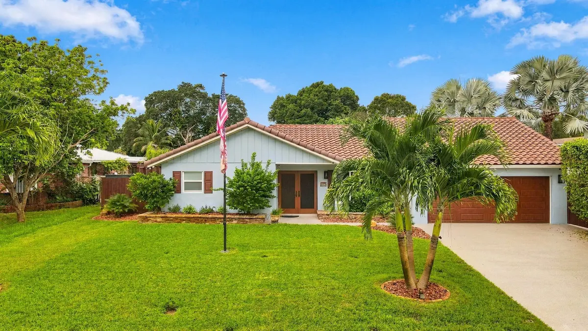 No HOA | 2/3 Acre | Central Delray Beach at 3590 Lakeview Drive, Delray Beach