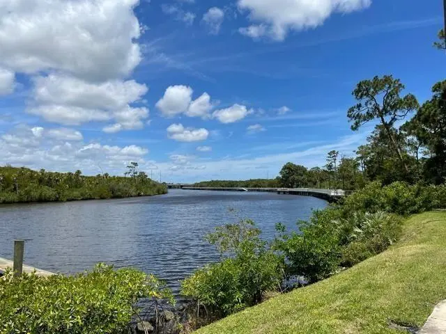2502 SE ANCHORAGE Cove D-2, Port St. Lucie, FL – photo 2