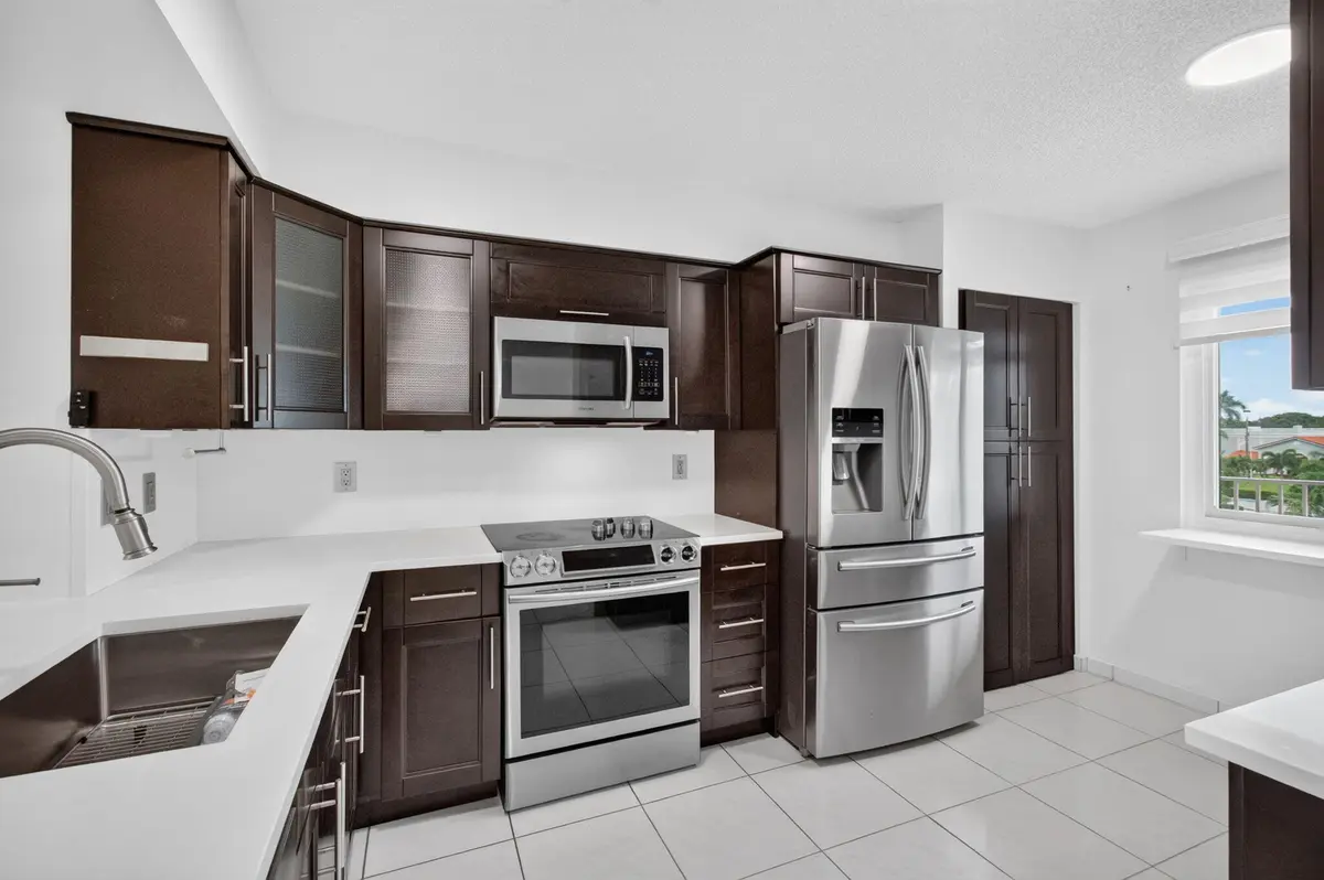 04_Kitchen at 6065 Pointe Regal Circle 403, Delray Beach