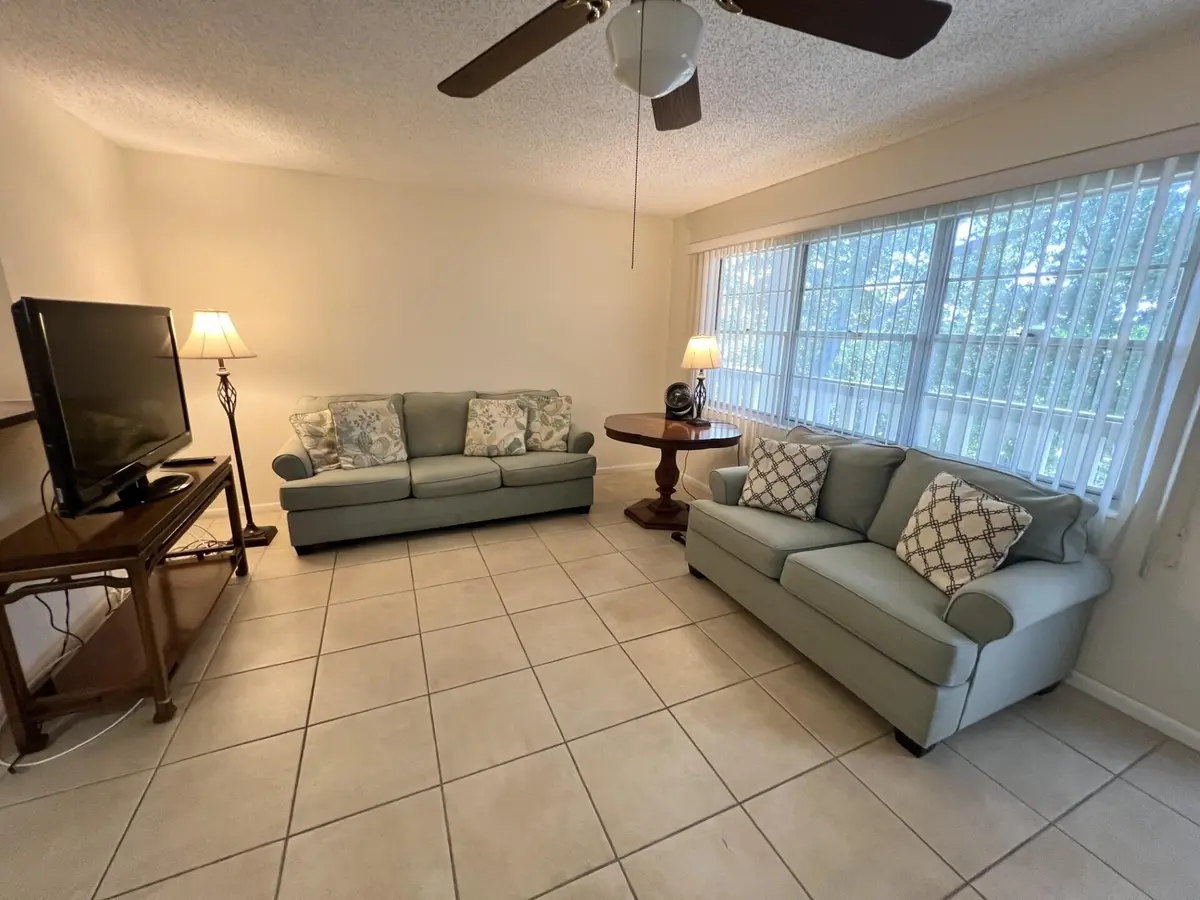 4d5beeff-54c7-4b91-b585-d00cf4ad05cd at 4023 Berkshire B 4023, Deerfield Beach