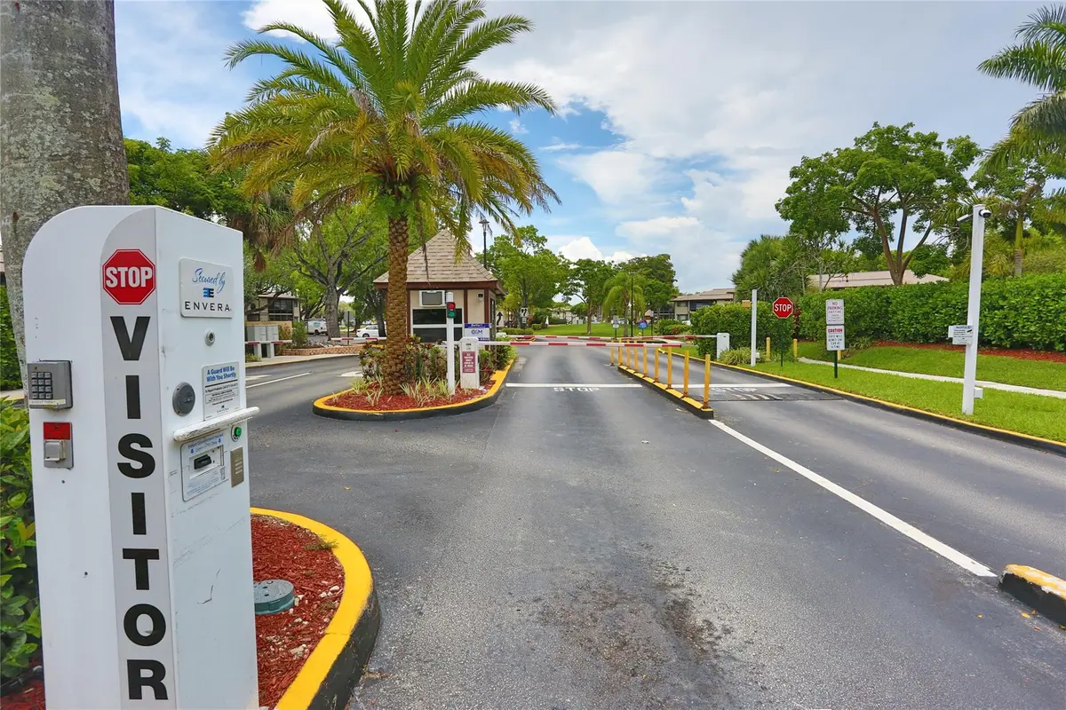 Photo 3 at 9712 S Belfort Circle, Tamarac