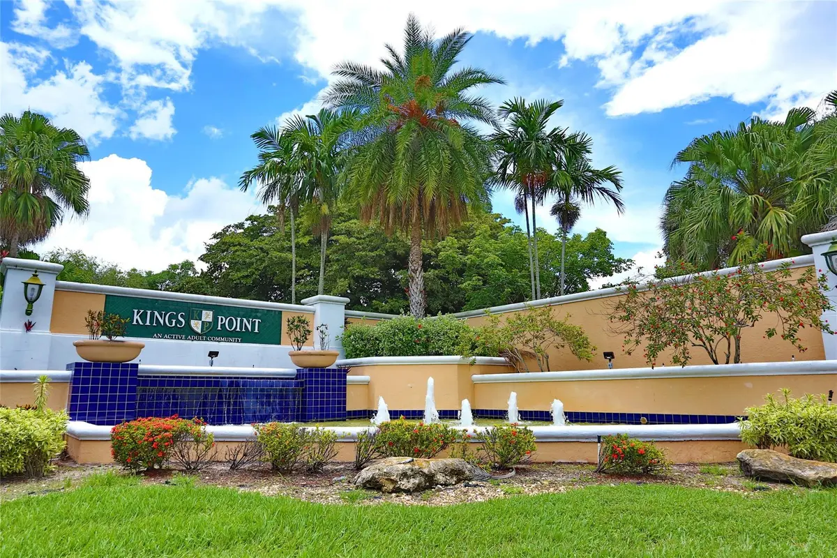 Photo 4 at 9712 S Belfort Circle, Tamarac