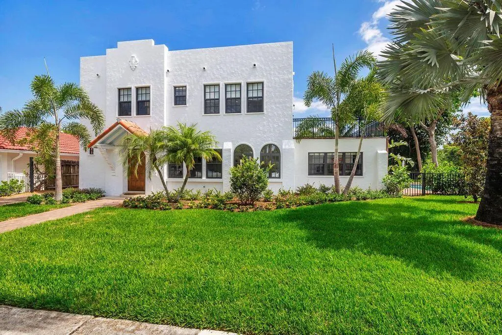 237 - Front at 237/225 Monroe Drive, West Palm Beach