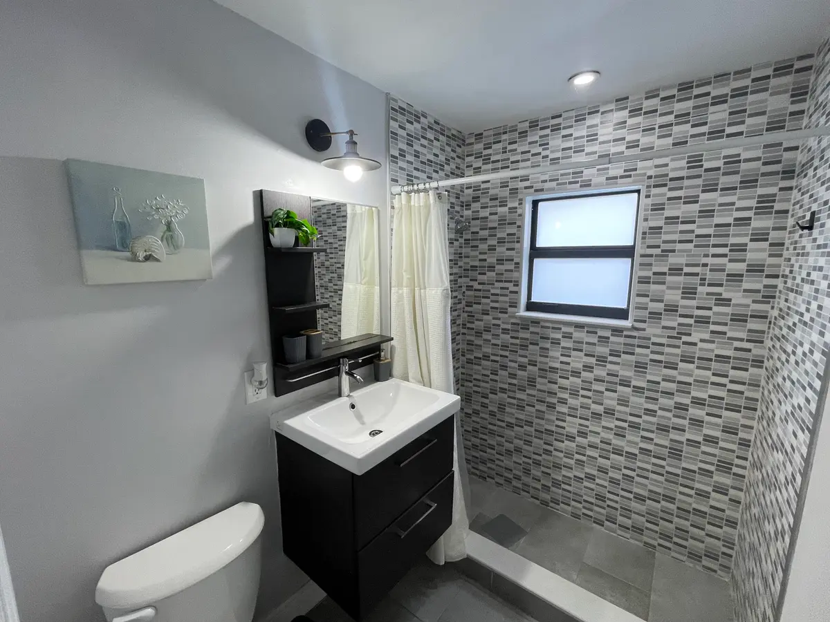 IMG_3576 at 824 NE 4TH Street 1, Fort Lauderdale